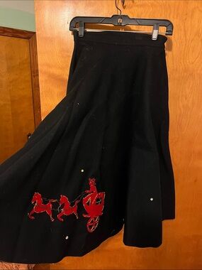 RARE Vintage “poodle” skirt with Red Carriage Appliqué